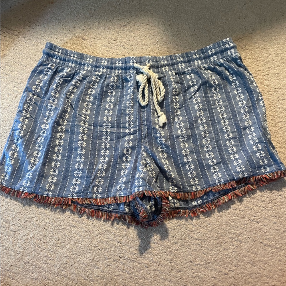 Flowey Patterned Linen Shorts